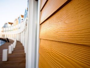 Пример отделки керамосайдингом Кедрал – монтаж внахлест