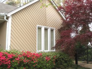 По диагонали можно монтировать только вертикальный сайдинг