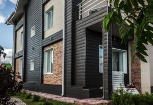 Сочетание погонажных панелей с модульными